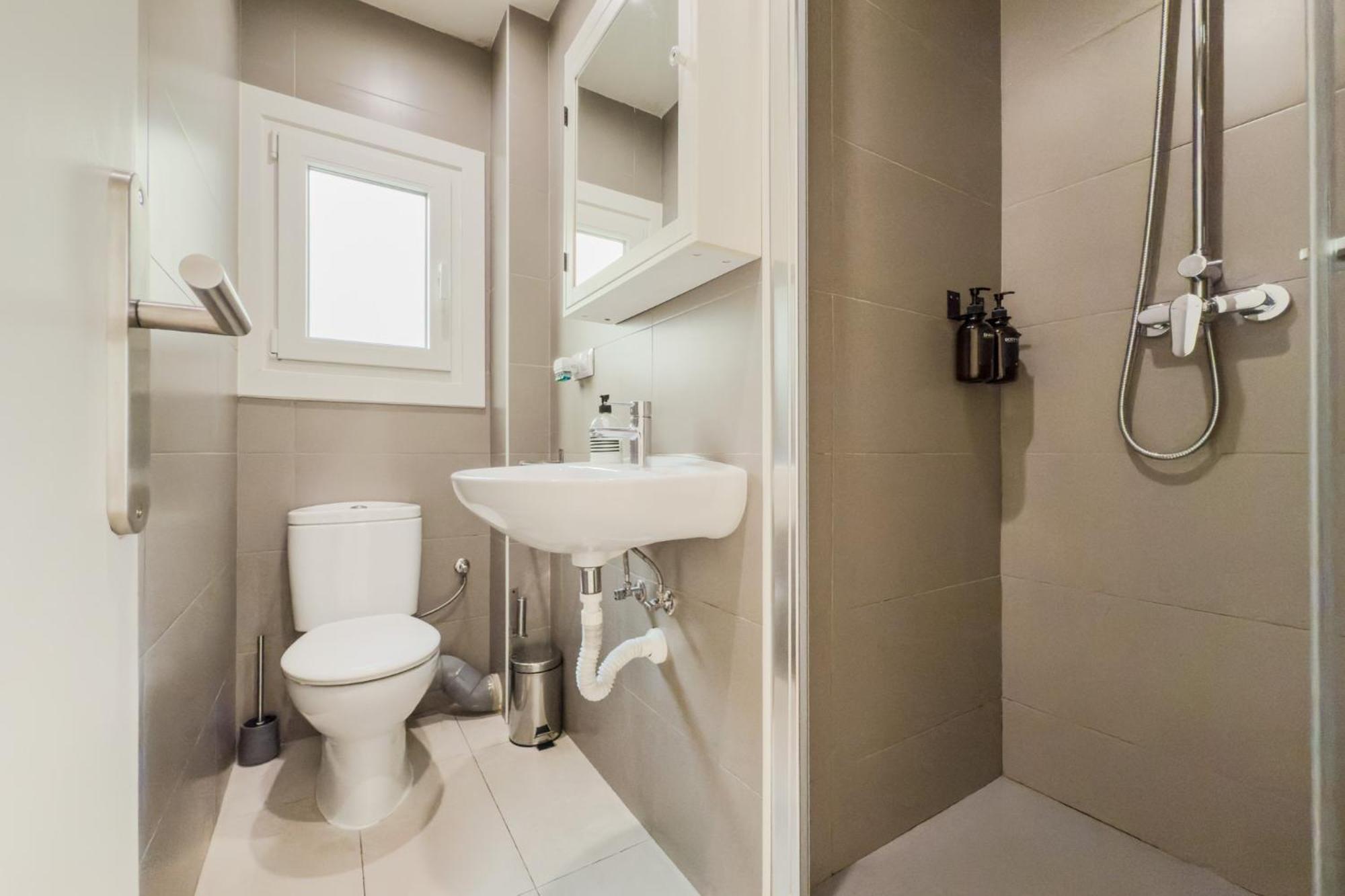 Barcelona Aura Apartment *